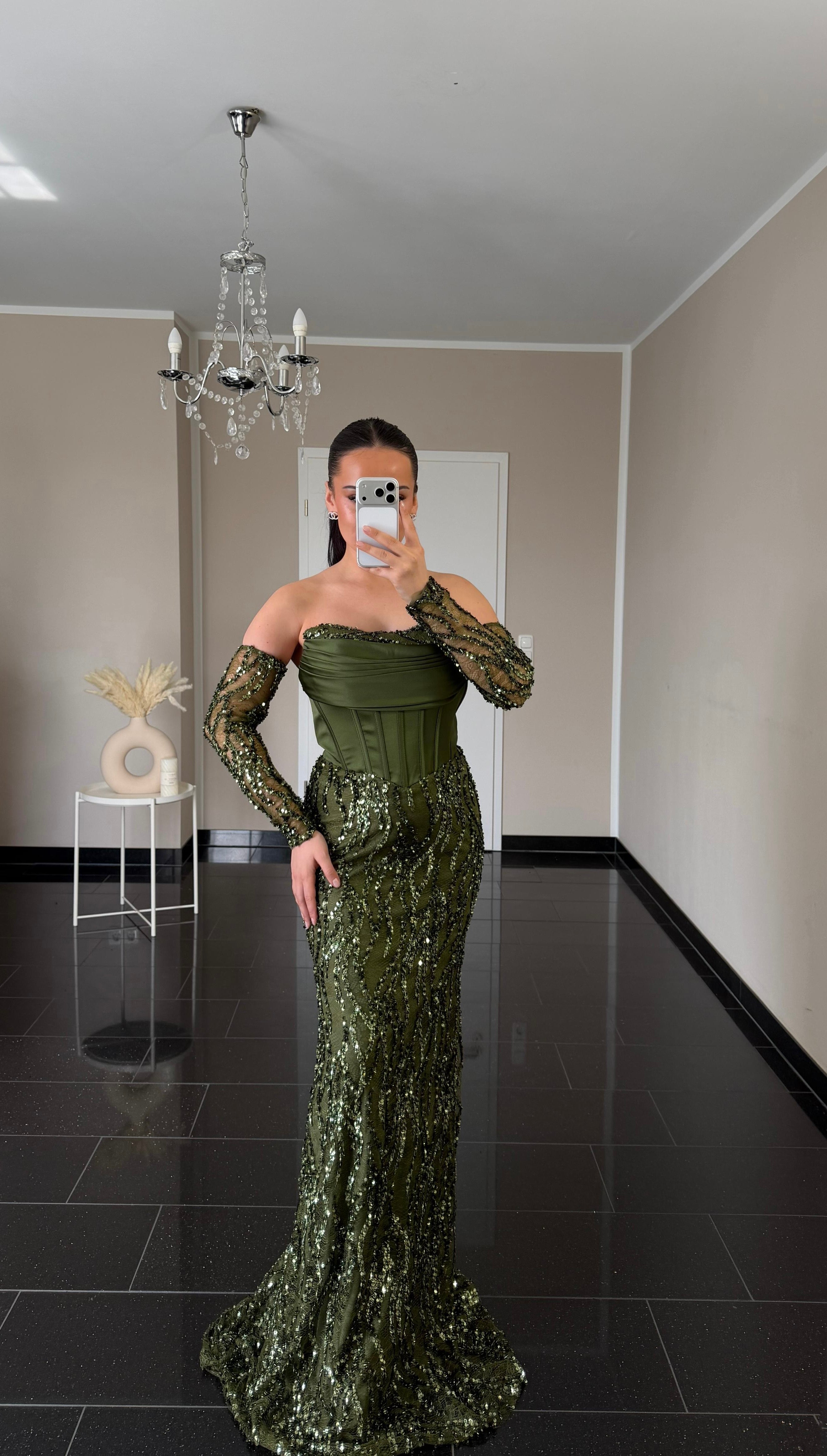 Erisa Khaki