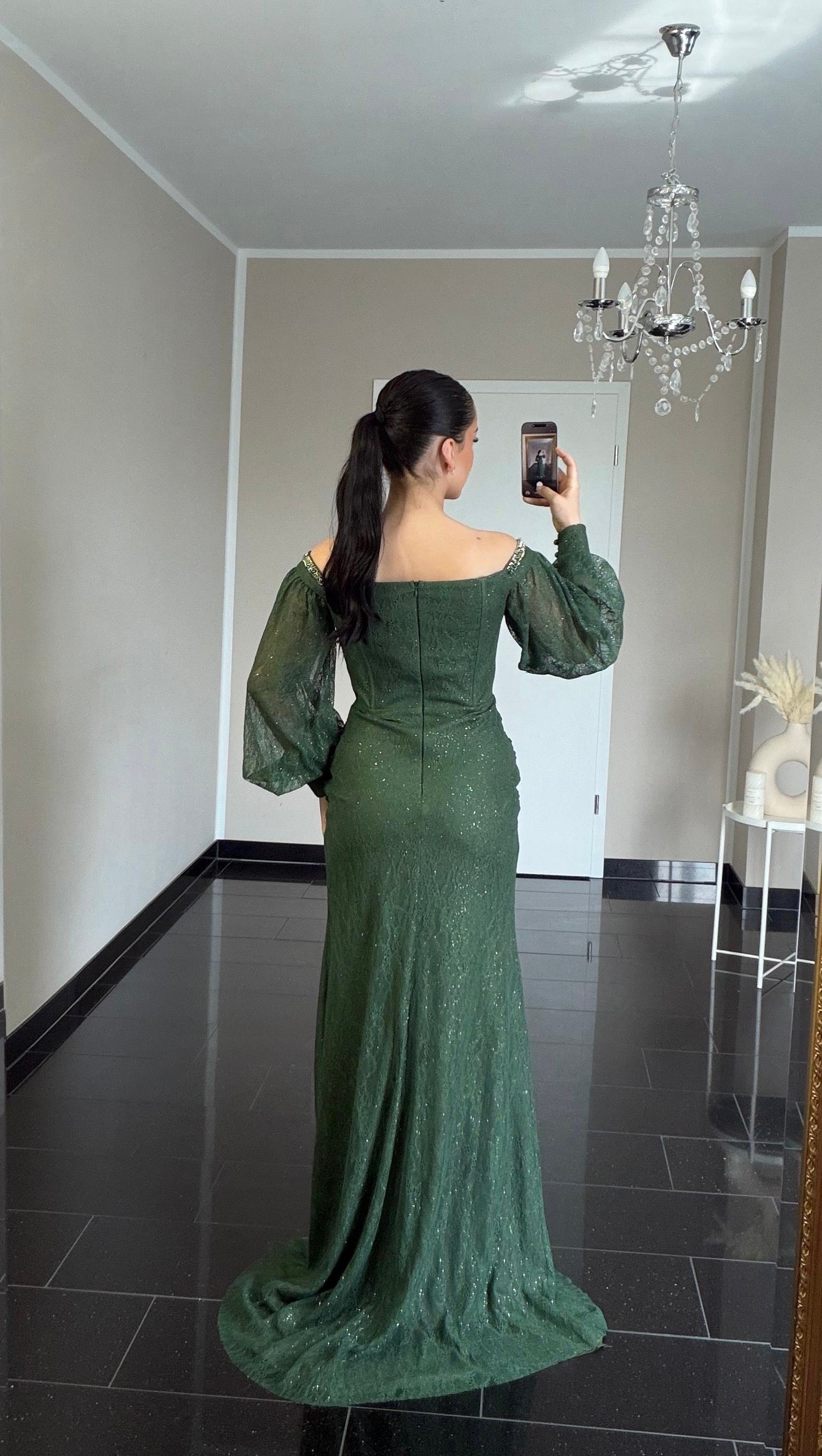 Nayla Khaki