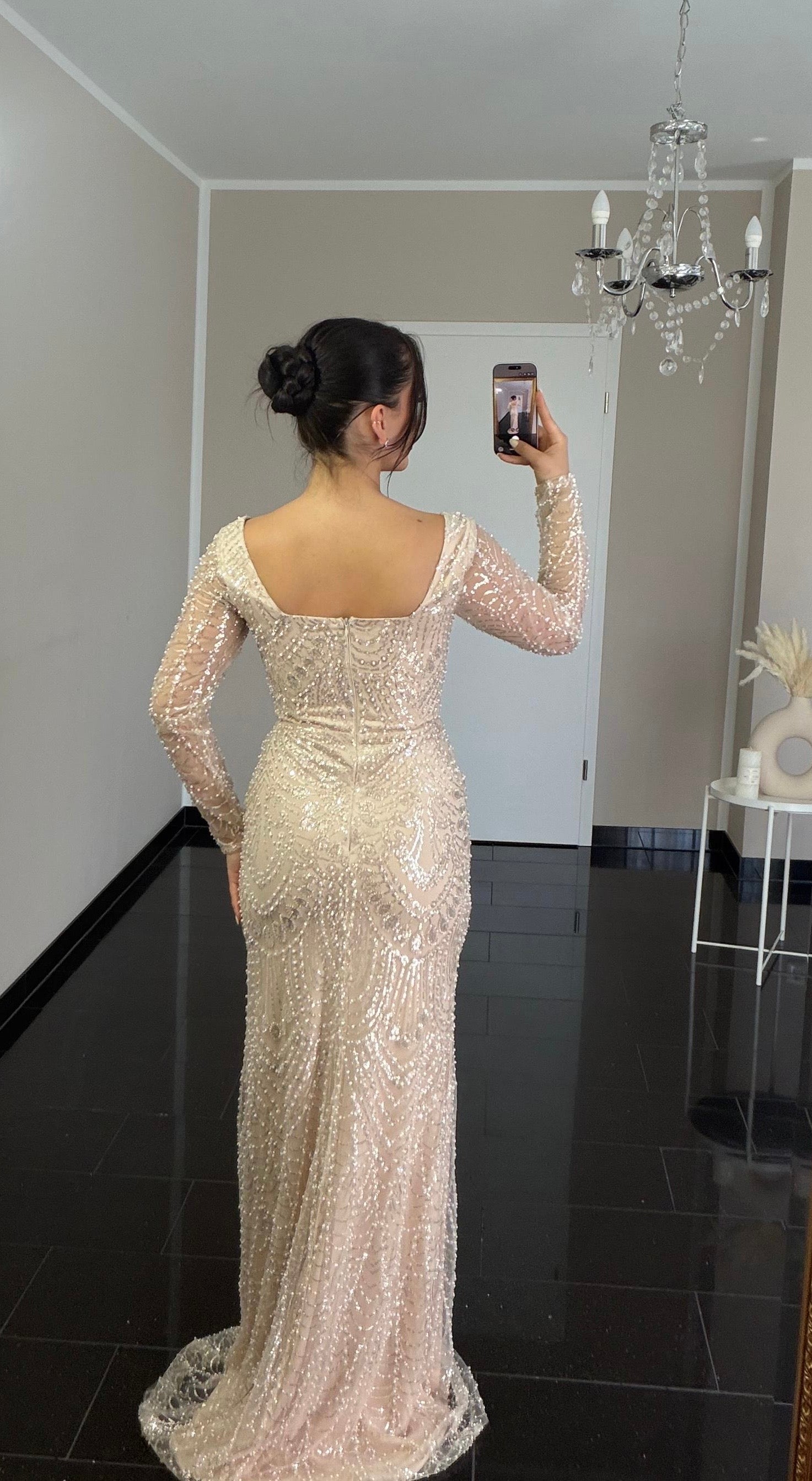 Elissa Beige