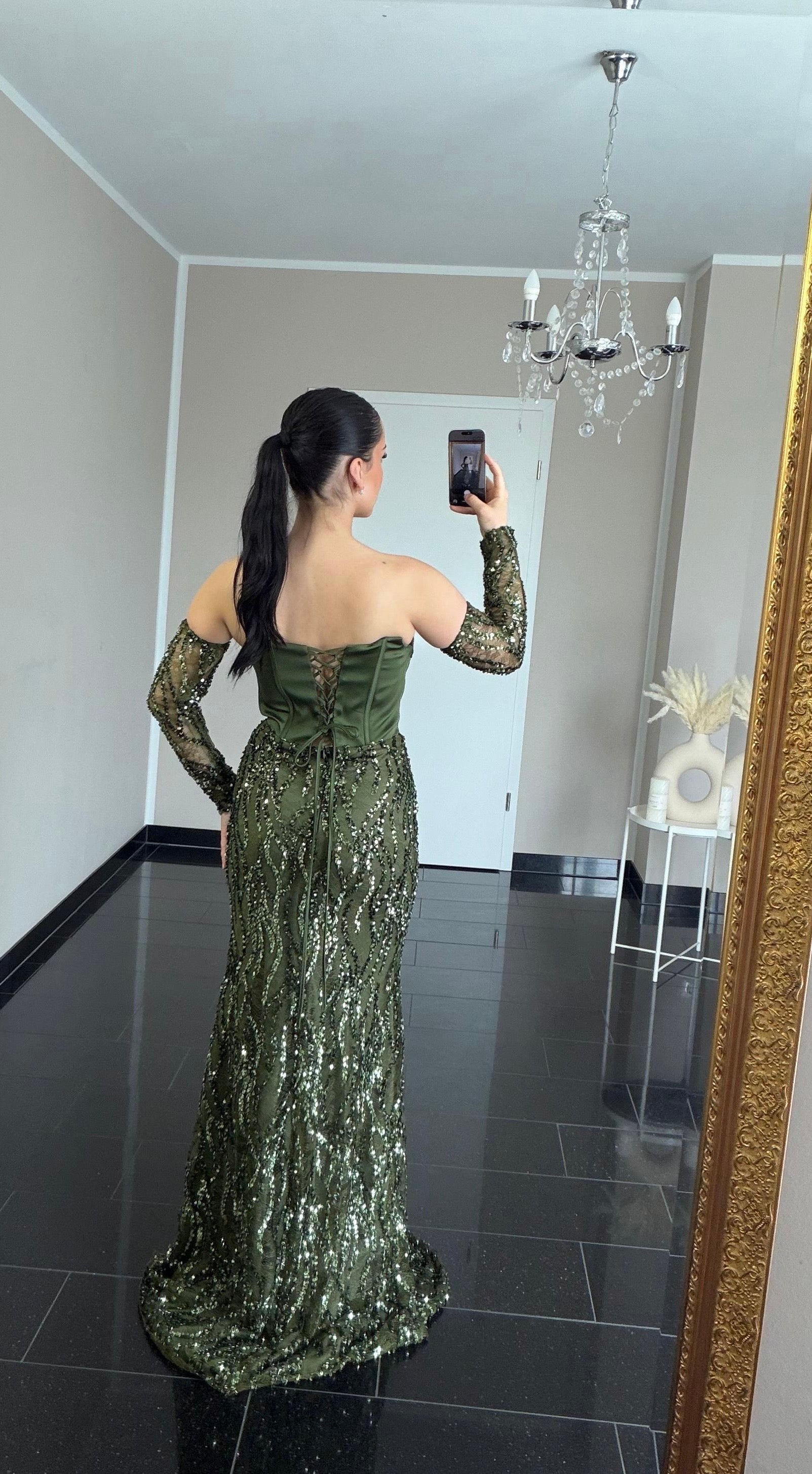 Erisa Khaki