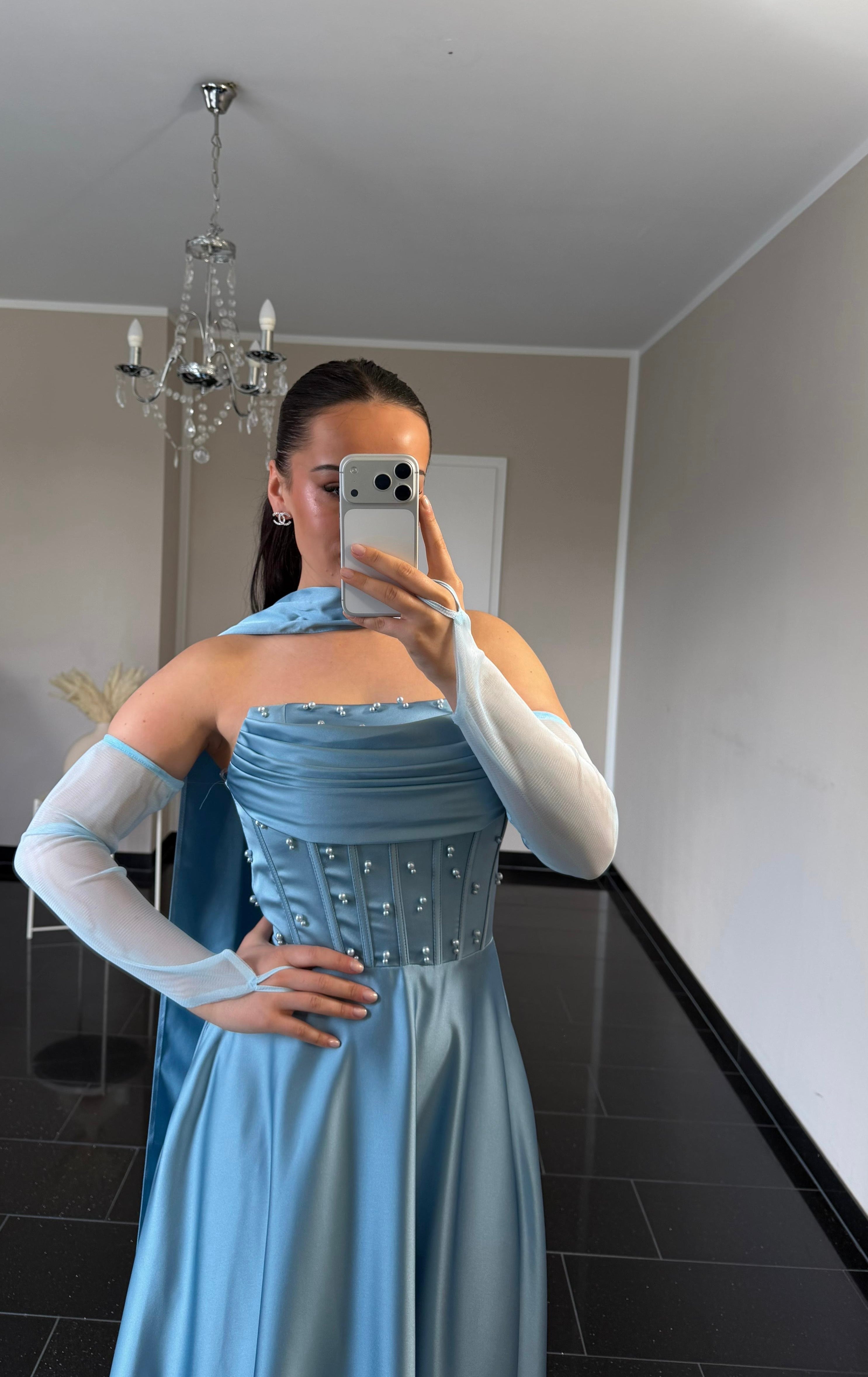 Inara Babyblau