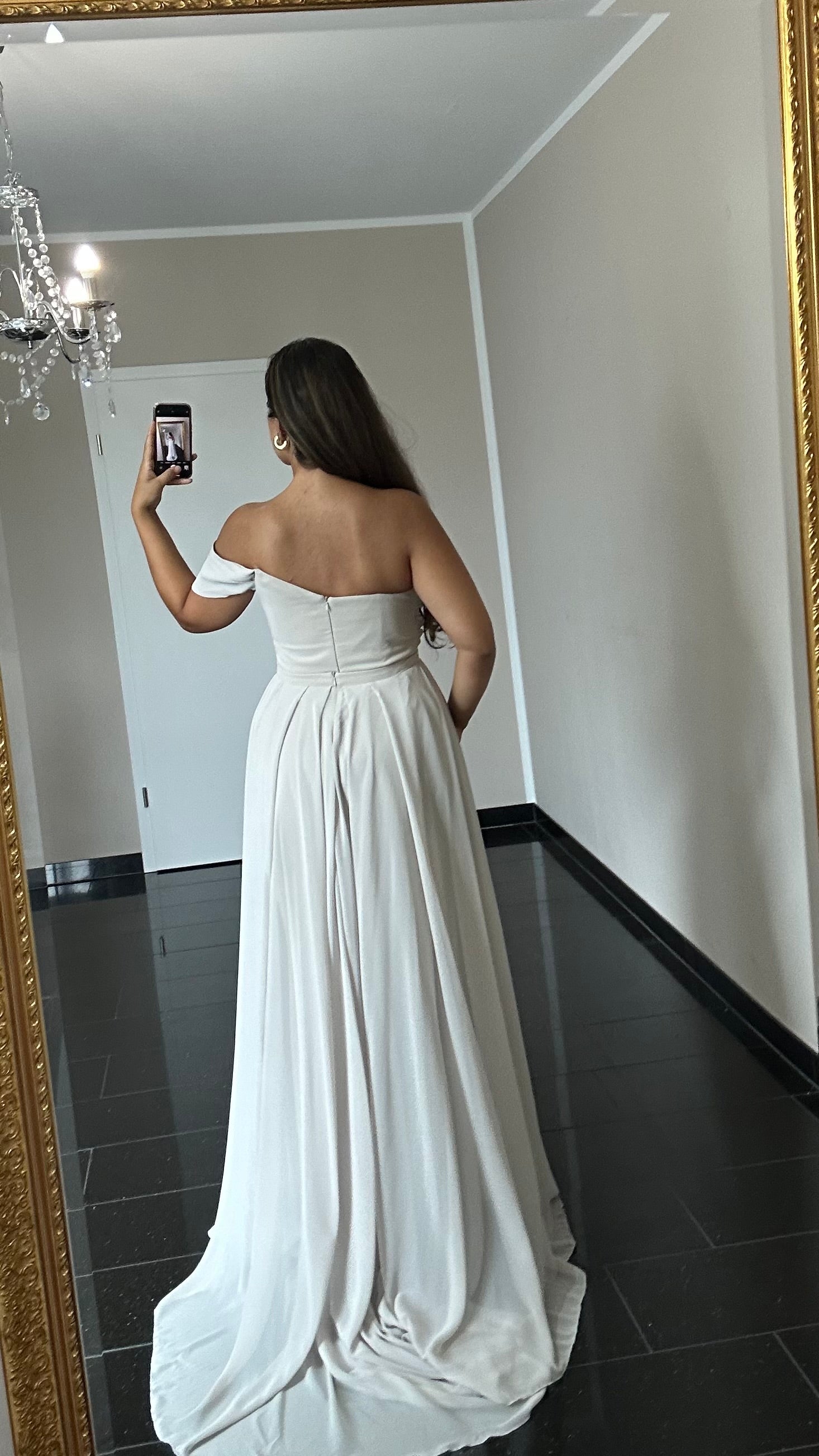 Leyla Beige
