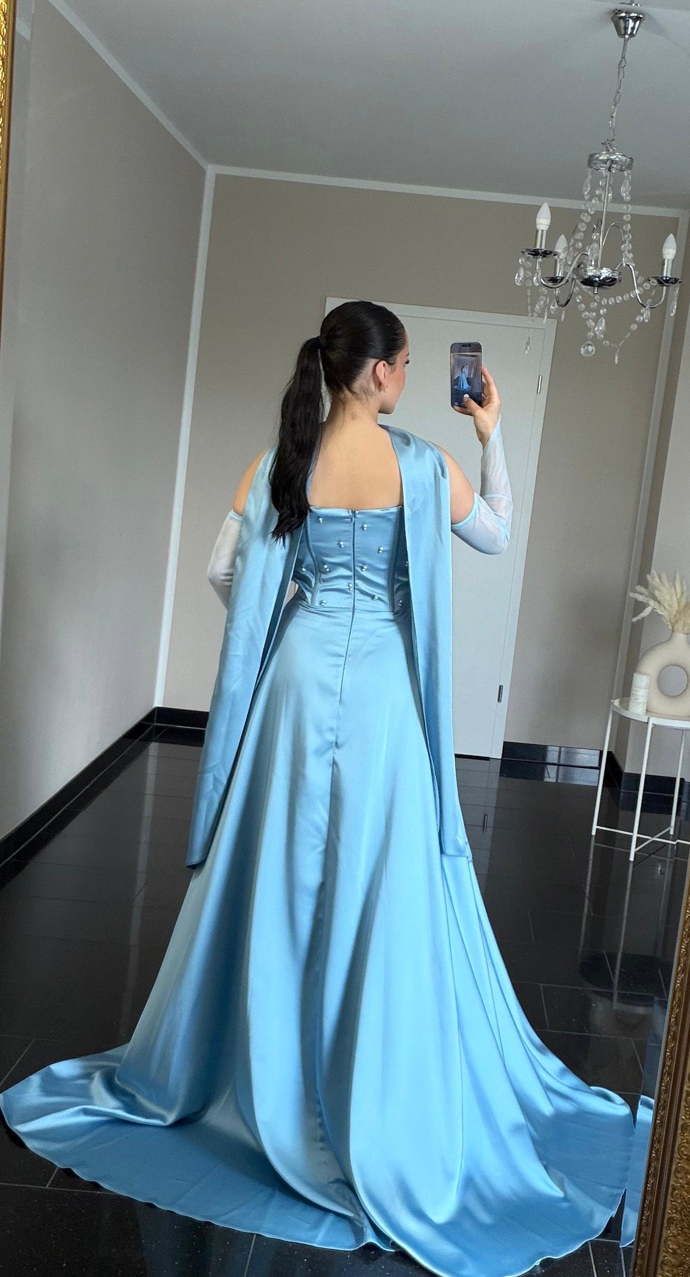 Inara Babyblau