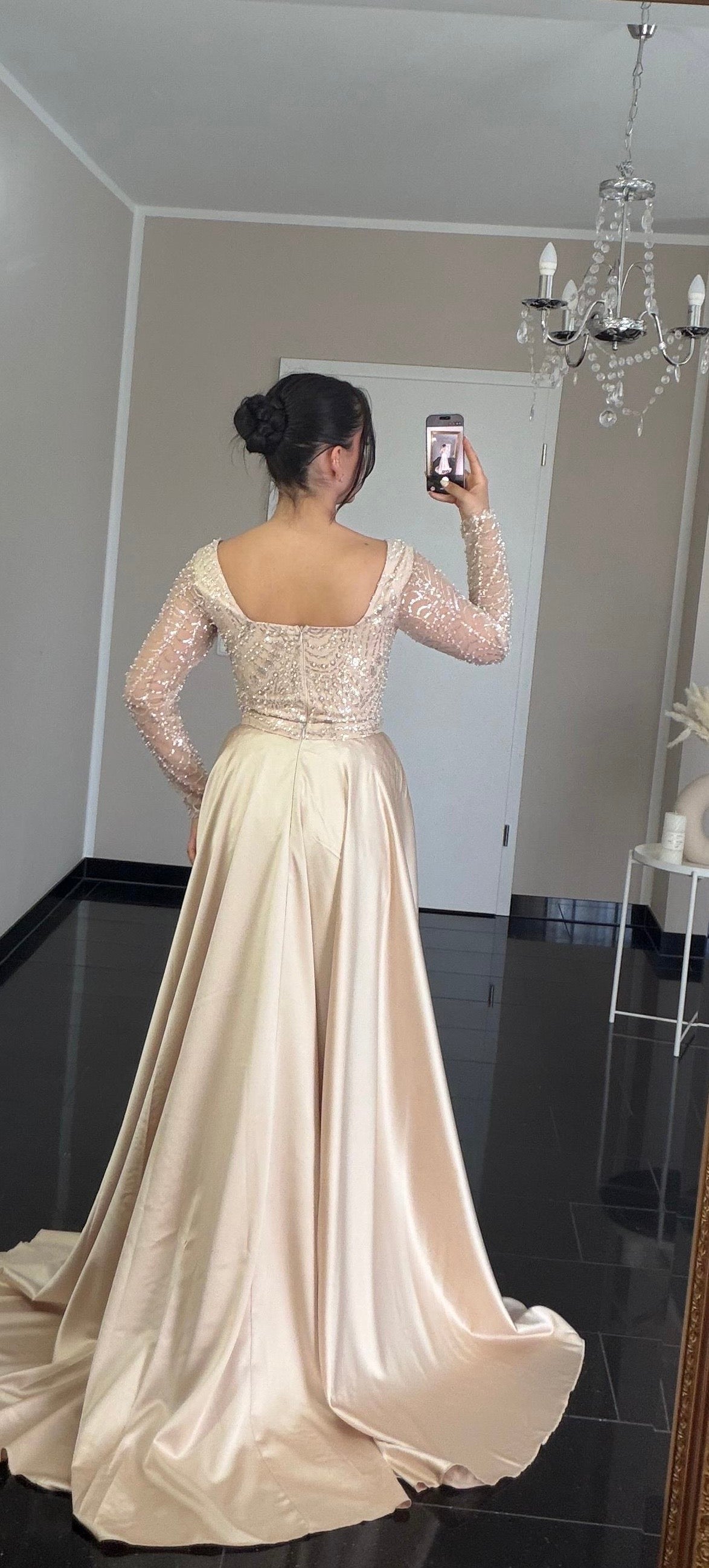 Elissa Beige