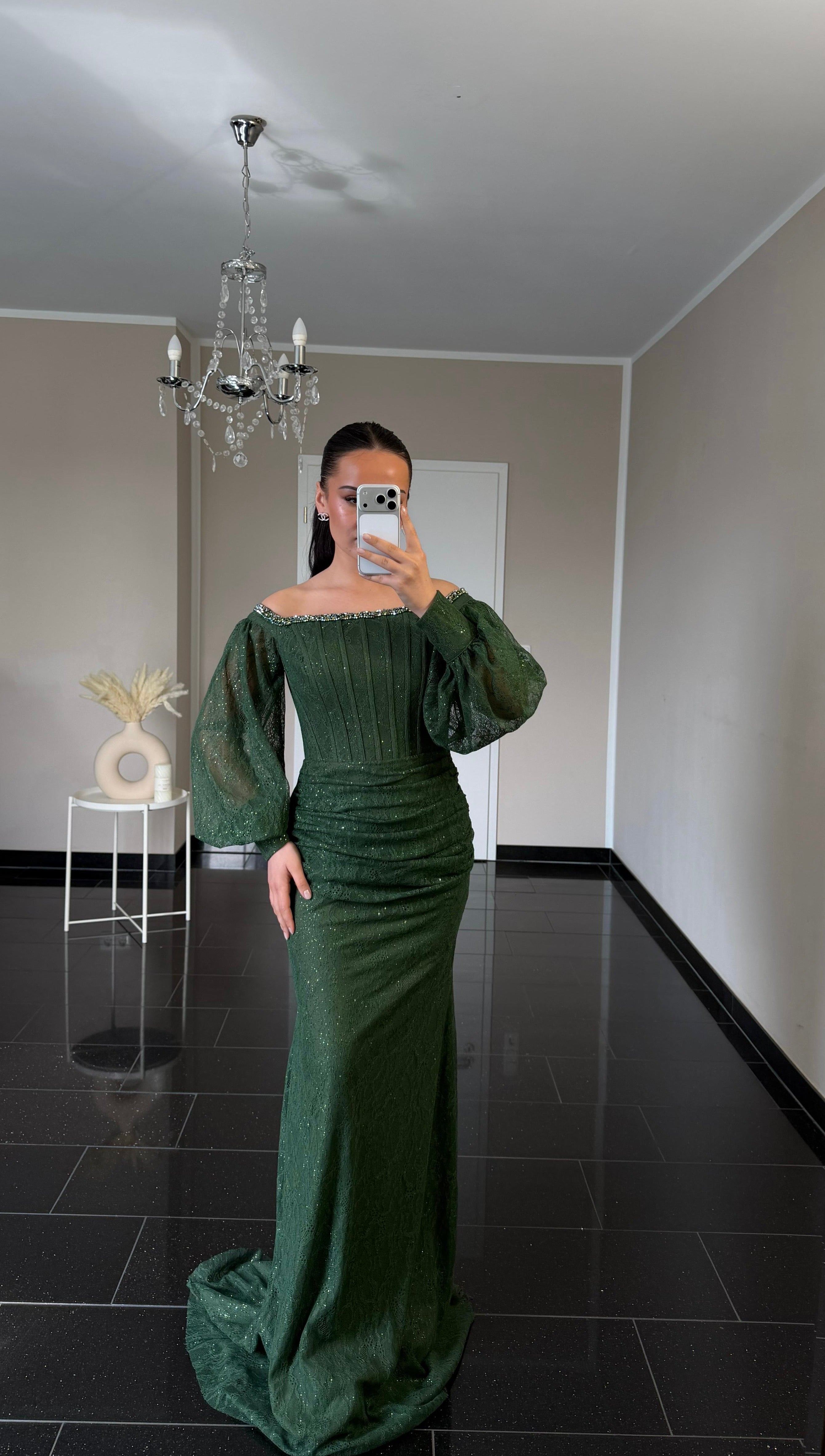 Nayla Khaki
